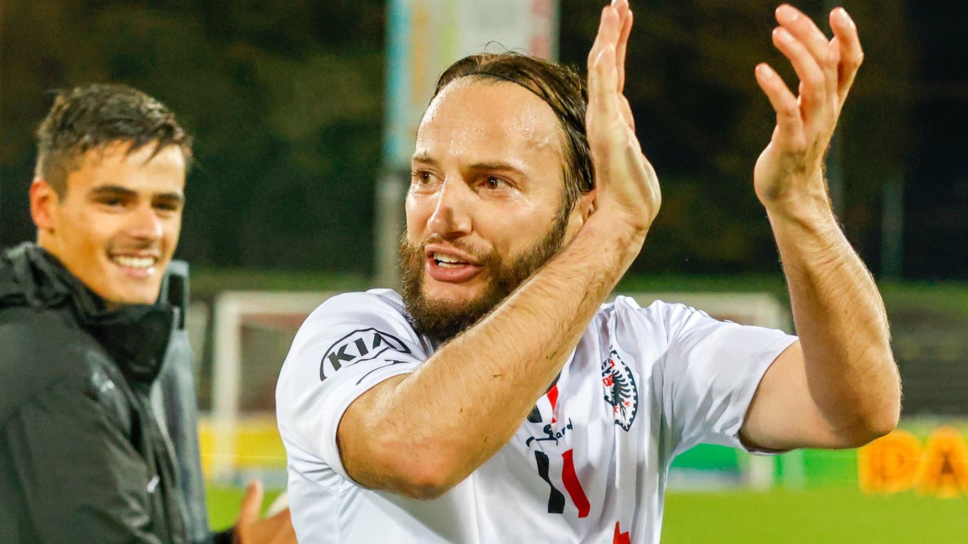 Shkelzen Gashi Kẻ Ghi Bàn Ở Mọi Cấp Độ - Hành Trình Lập Lê Thắng Lợi của Ngôi Sao Bóng Đá Kosovo Shkelzen Gashi Kẻ Ghi Bàn Ở Mọi Cấp Độ – Hành Trình Lập Lê Thắng Lợi của Ngôi Sao Bóng Đá Kosovo
