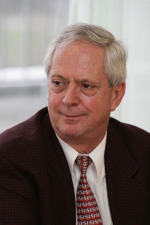 Kantonsbaumeister Herbert Staub, im Bild anlässlich der Aufrichtefeier des Zuger Kantonsspitals in Baar am 26. Februar 2007.