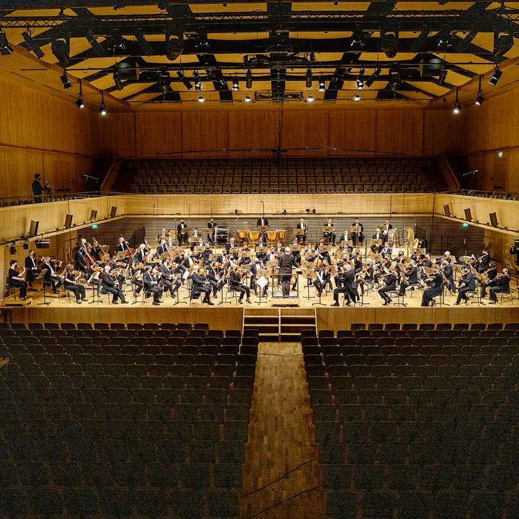 Das Tonhalle-Orchester Zürich unter der Leitung von Paavo Järvi am 14. Januar 2021 in der leeren Tonhalle Maag.