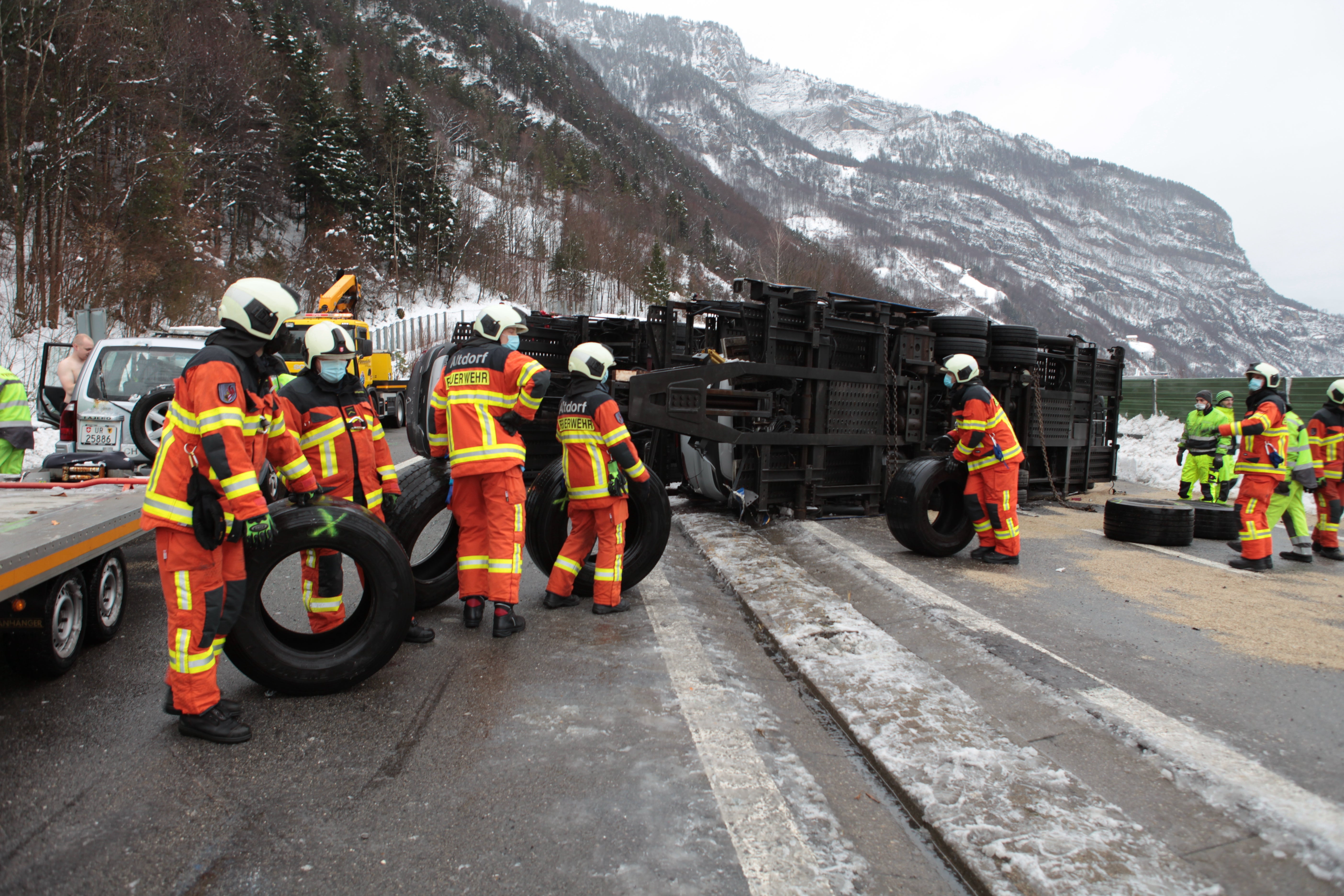 Feuerwehr Altdorf - Nach Grossbrand Und LKW-Crash Am Selben Tag ...