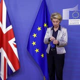 Musste nach Telefonat mir Premierminister Boris Johnson zurückkrebsen: EU-Kommissionspräsidentin Ursula von der Leyen. (Archiv) (Keystone)