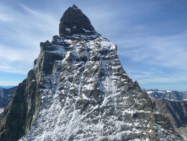 Die Rettungskräfte fanden den leblosen Bergsteiger an der Ostwand des Matterhorns. (Symbolbild)