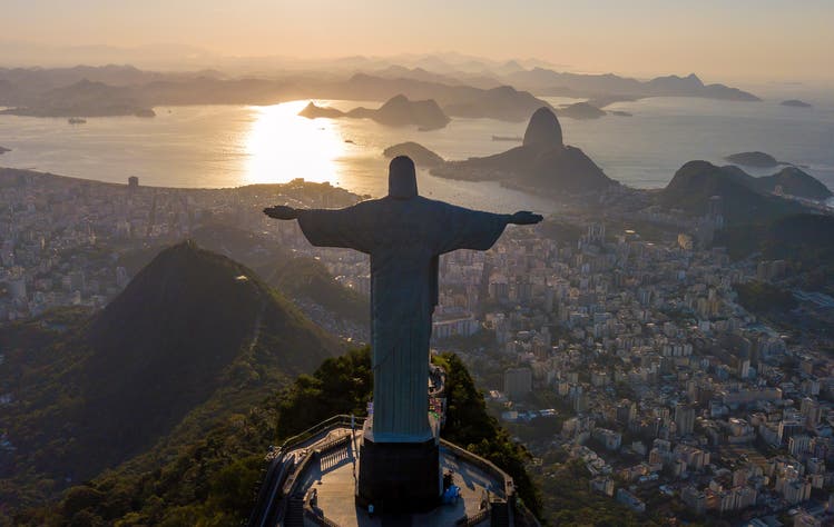 Gigantisch: Der Cristo Redentor thront seit 90 Jahren hoch über Rio.