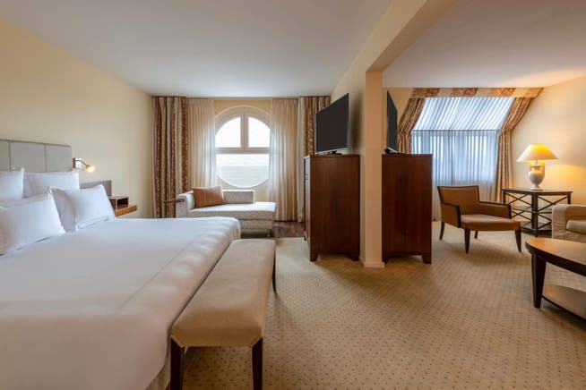 Frisch sanierte Suite des Hotels Le Plaza am Messeplatz in Basel, das derzeit saniert wird und als Marriott neu eröffnen soll. 