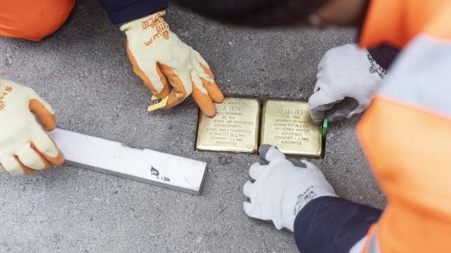 In Zürich sind vergangenes Jahr sogenannte Stolpersteine aus Messing zur Erinnerung an Opfer des Nationalsozialismus eingesetzt worden. In Deutschland gibt es solche bereits seit den 1990er-Jahren.