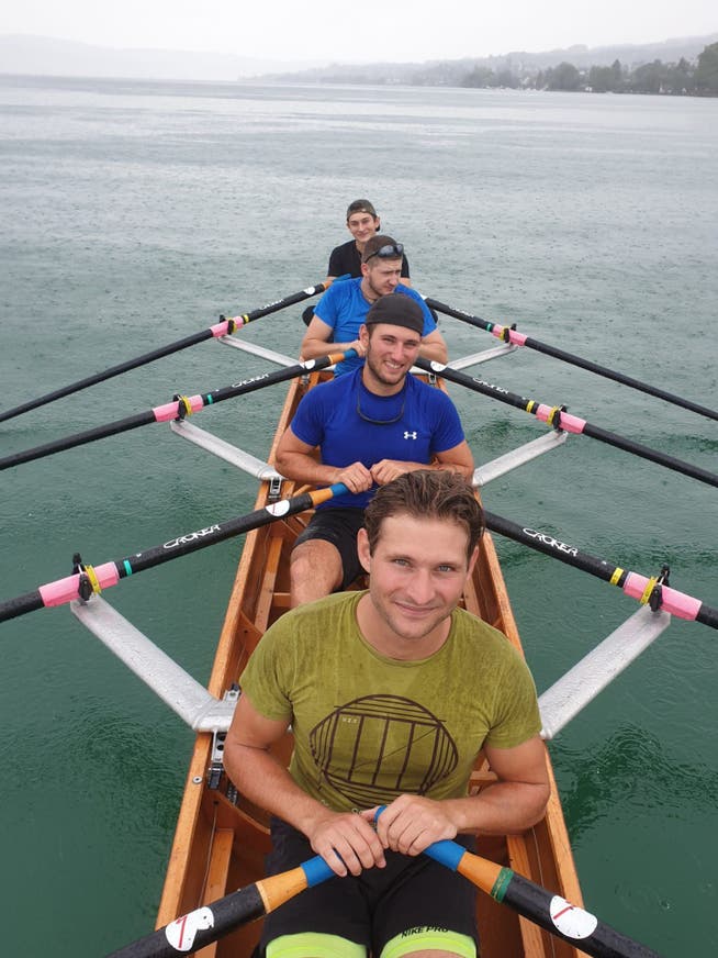 Training auf dem See vor der Atlantiküberquerung. Von vorne nach hinten: Georg Stocker, Sebastian Stocker, Matthias Odermatt, Peider Stocker.