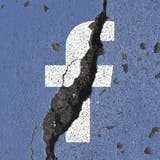 Mark Zuckerberg ist als Facebook-Chef immer stärker unter Druck, etwas gegen den Hass auf seinem Netzwerk zu unternehmen. (Bilder: Key / zvg)