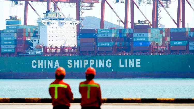 Die Kwai-Tsing-Terminals des Hafens von Hong-Kong. Der Güterumsatz nahm hier im vierten Quartal 2021 im Vergleich zu 2019 um 9,5 Prozent ab. (Keystone)
