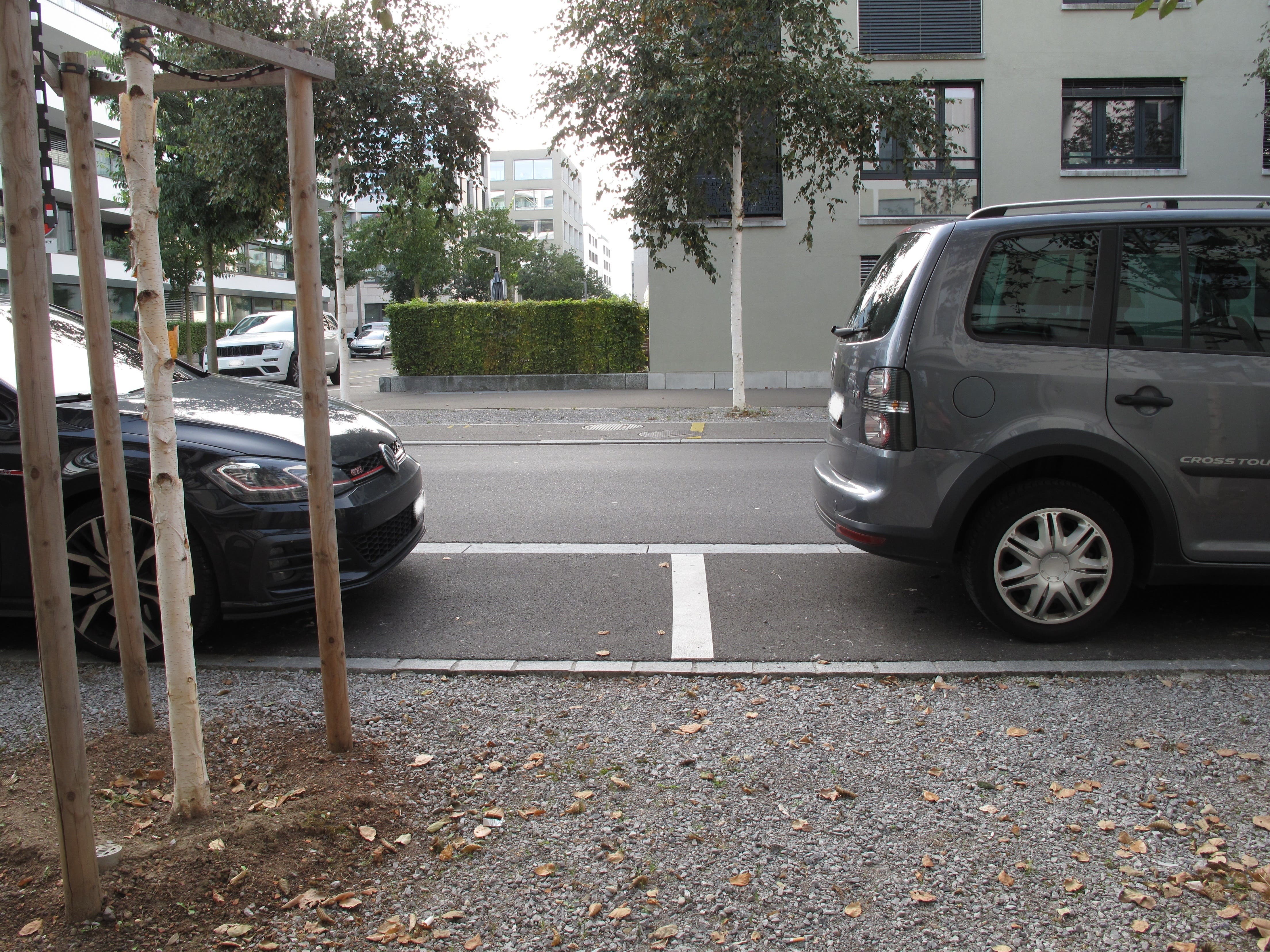 Solche weissen Parkplätze gibt es im Limmatfeld schon jetzt einige. Am Schluss sollen es 61 werden.