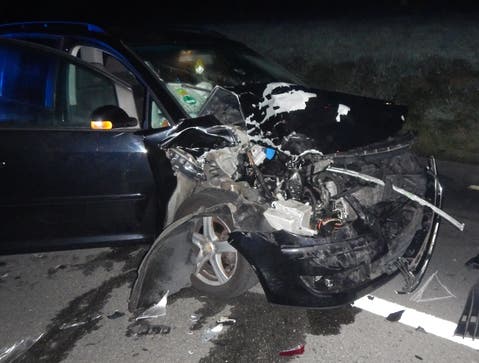Das Auto des 51-Jährigen Fahrers – seine Beifahrerin verletzte sich bei der Kollision leicht. 