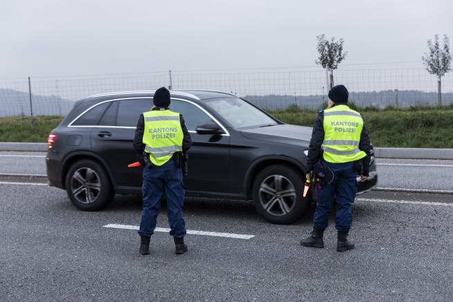 Die Kantonspolizeien Aargau und Zürich haben gemeinsame Sache gemacht und vereinzelt Personen aus dem Verkehr gezogen.