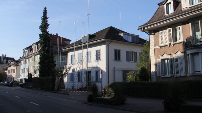 Die Liegenschaft an der Bahnhofstrasse 8 in Brugg soll abgerissen und durch ein Wohn- und Geschäftshaus ersetzt werden.