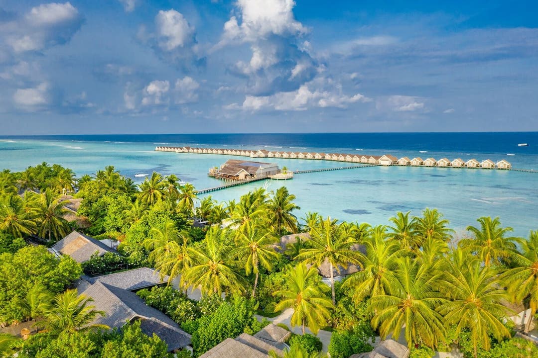 Im Winter nehmen die Solothurner längere Distanzen auf sich: Das South Ari Atoll Resort auf den Malediven. 