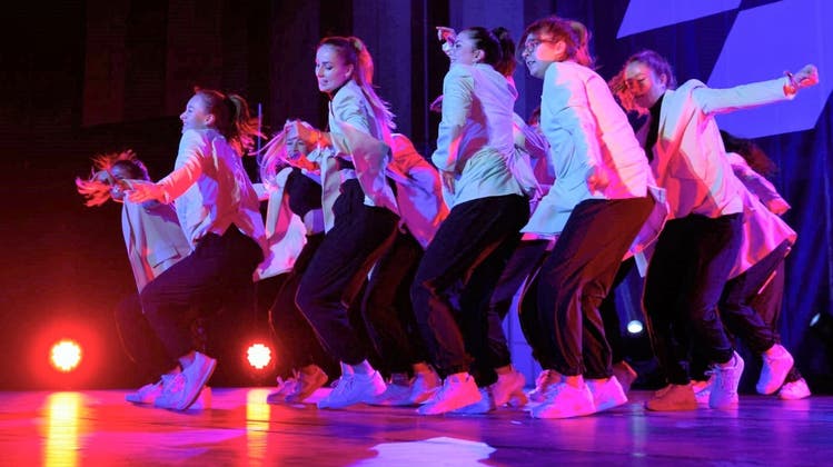Die «DCL Delegation Crew» aus Langenthal nimmt an der «L!T Dance Competition» in Reinach teil. (Gregely Nyirö/zvg)