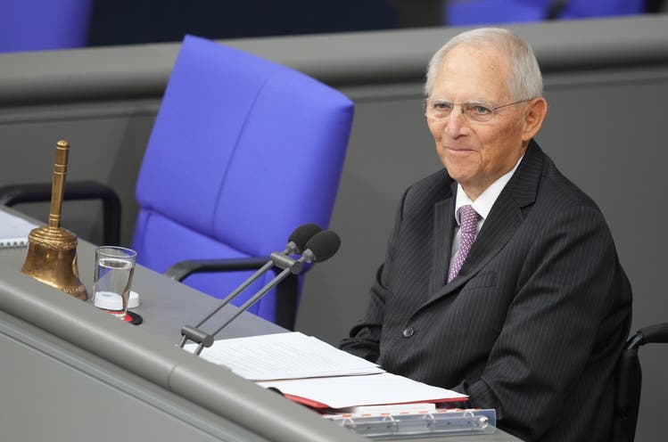 Eröffnete gestern die Sitzung des deutschen Bundestages und war zum letzten Mal auf der ganz grossen Bühne: CDU-Urgestein Wolfgang Schäuble.