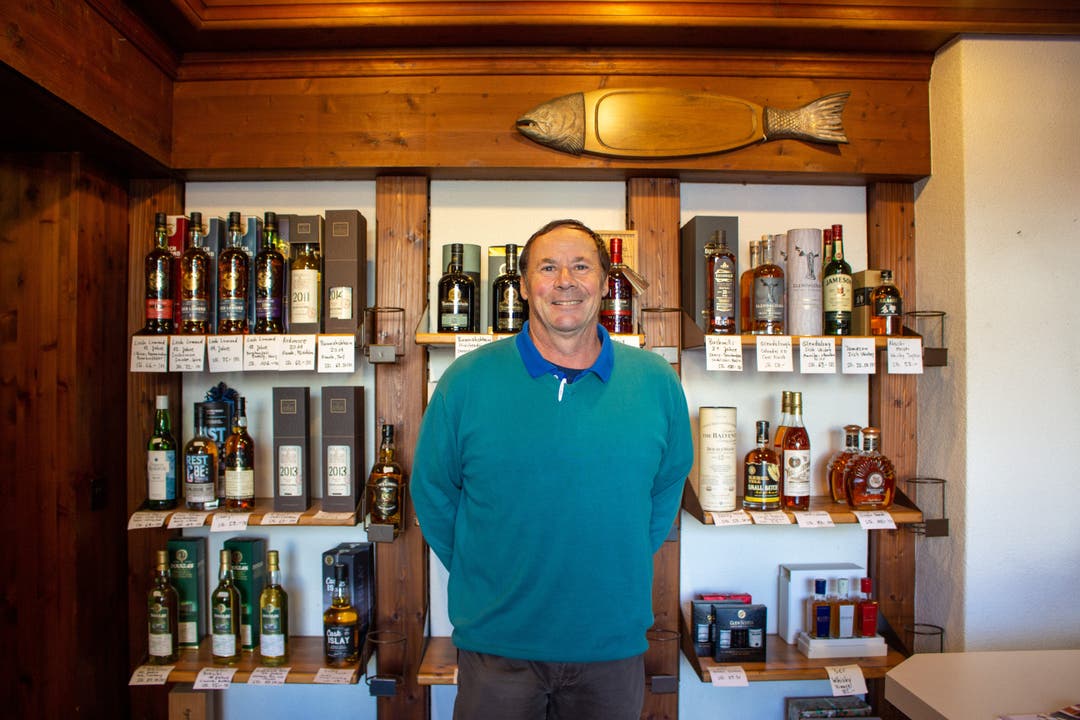 Kurt Zimmermann hat 1987 die Weinecke Zimmermann eröffnet. Hier verkauft er vor allem Weine, aber auch spirituosen aller Art bietet er an.