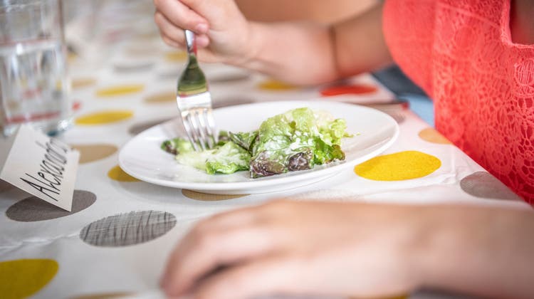 Viermal pro Woche können Kinder aus Mümliswil-Ramiswil in einem Zimmer in der Schule Brühl zu Mittag essen. (Bruno Kissling)