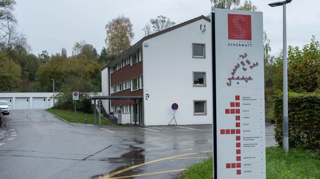 Nicht nur hier fehlen Helferinnen und Helfer: In 19 Gebäuden am Dorfeingang von Zetzwil betreut die Stiftung Schürmatt beeinträchtigte Kinder, Jugendliche und Erwachsene. 