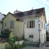Das Flury-Haus am Dorfplatz 11 in Stans steht unter Denkmalschutz. (Bild: Martin Uebelhart (Stans, 6. Juli 2021))