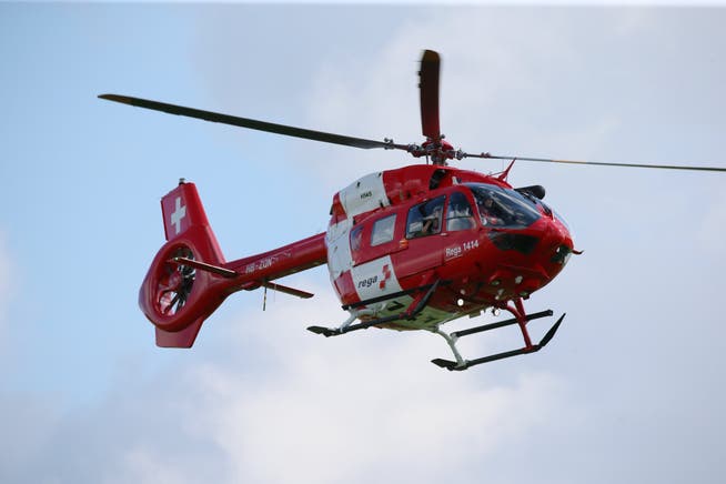 Mit einem Rettungshelikopter wurde die Frau ins Spital geflogen.