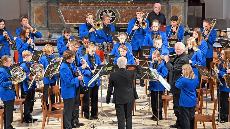 Die Jugendmusik Olten gibt in der neuen Uniform ein Konzert in der Stadtkirche. (Zvg/Remo Fröhlicher)