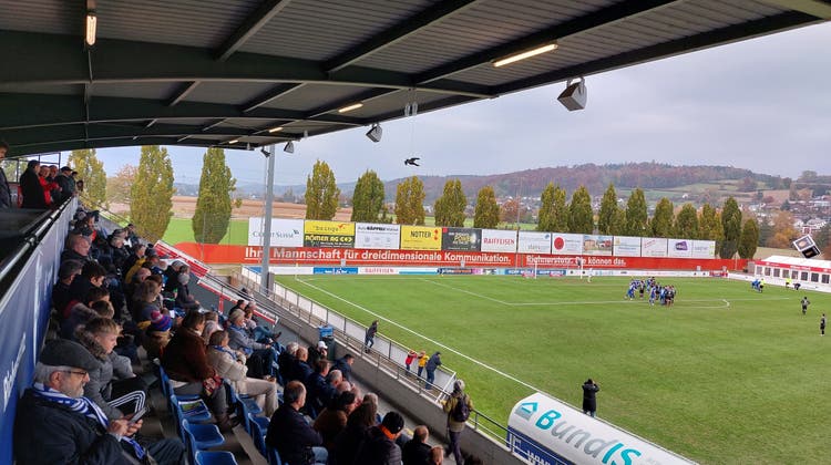 350 Zuschauerinnen und Zuschauer sahen den Sieg des FC Wohlen gegen den SV Höngg im Stadion Niedermatten. (Bild: Benjamin Netz/ «Aargauer Zeitung»)