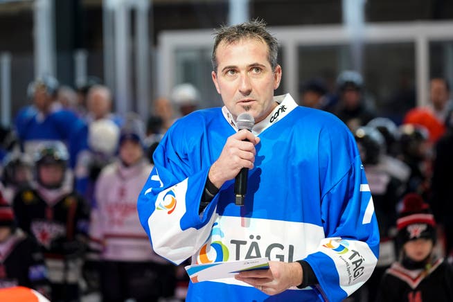 In Eishockey-Montur: Marco Baumann bei der Eröffnung der Eisfelder im Wettinger Tägi am 17. November 2019.
