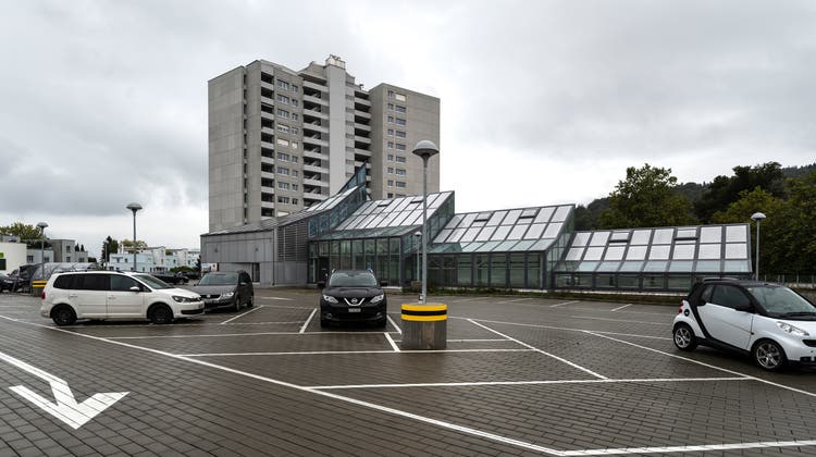 Das Dachparking des Shoppingcenters Schönbühl. (Dominik Wunderli (5. Oktober 2021))