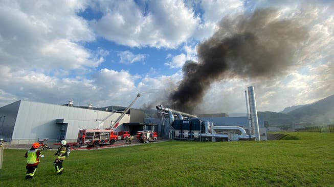 Im Industriegebiet von Breitenbach brannte es in einem Gebäude der Firma vonRoll.