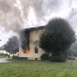 Am Freitagmorgen ist am Erlenweg in Oberentfelden ein Wohnungsbrand ausgebrochen. (AZ-Leserreporterin)
