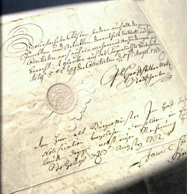 Faksimile eines Briefes von 1762. Das Buch zeigt, wie sorgfältig früher von Hand geschrieben wurde.