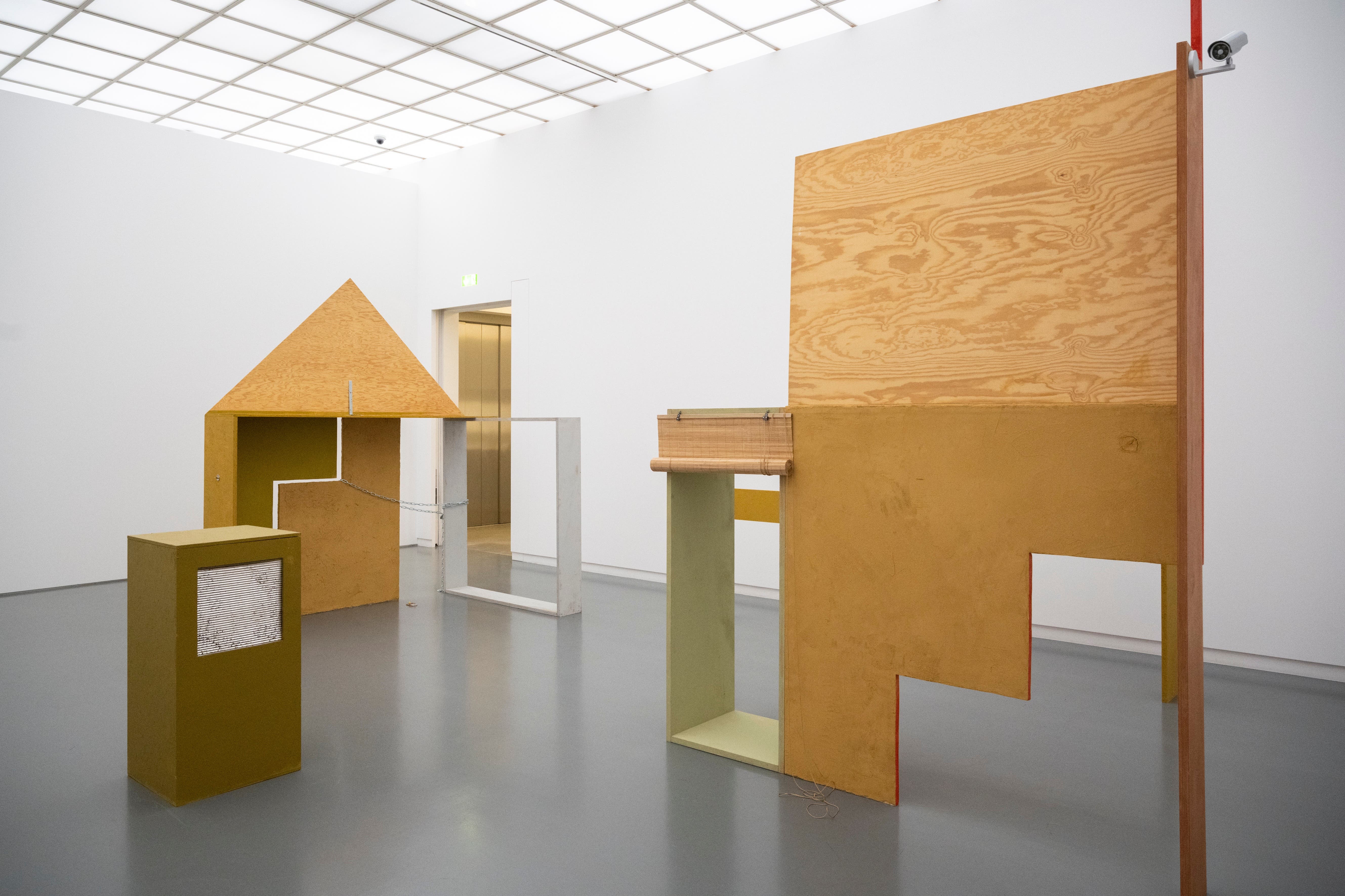 Patricia Bucher (*1976) wird mit einem Werkbeitrag à 30000 Franken ausgezeichnet. 4-teilige Installation ohne Titel, 2021