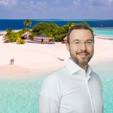 Strand statt Bürowand: Manche Tui-Kundinnen und Kunden haben ihr Homeoffice auf die Malediven verlegt. (Matteo Colombo / Moment RF)