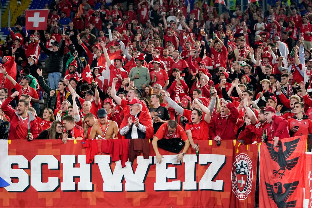 Schweizer Fans auf der Tribüne machen Stimmung