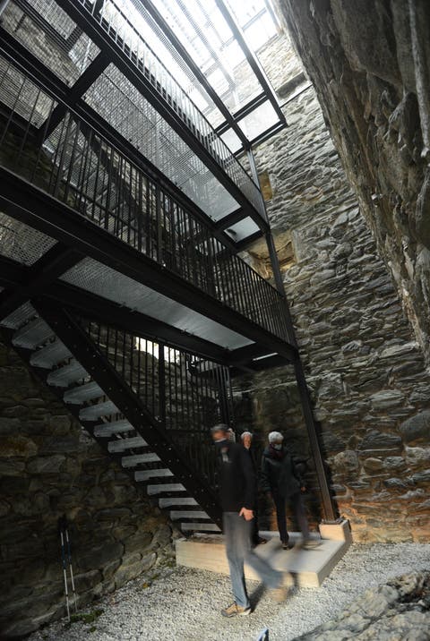 Im Innern des Turms führt eine Stahlkonstruktion zur Aussichtsplattform.