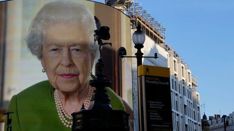Die Queen ist das Symbol für das britische Königshaus: Jetzt machen sich viele Menschen Sorgen um sie. (Symbolbild) (Keystone)