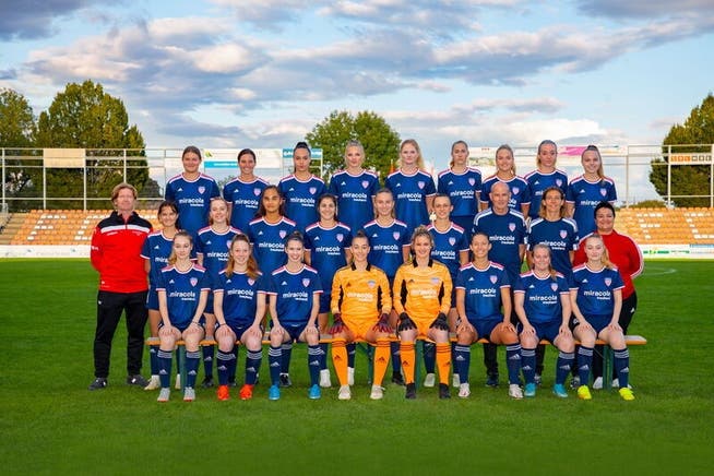 Das gleiche Team mit neuem Aussehen. Seit diesem Sommer sind die SC Derendingen Frauen die FC Solothurn Frauen.