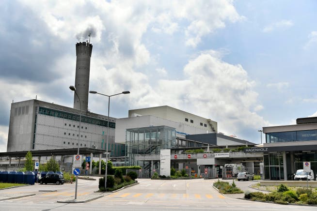 250,000 tons of waste are burned annually in the Hagenholz waste incineration plant.