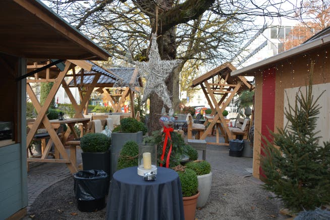 Der Aussenbereich des Weihnachtsdorfs beim Café-Restaurant Promenade Frauenfeld. 
