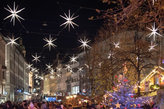 Trotz drohender Energiemangellage: Die Weihnachtsbeleuchtung wird in St.Gallen auch im Advent 2022 die Gassen erhellen.