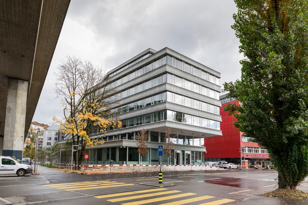 Nach dreijähriger Bauzeit ist der Neubau der Kriminalabteilung der Stadtpolizei Zürich am Mühleweg abgeschlossen.