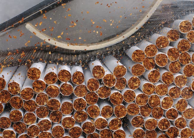 Die Schweiz aufgrund ihrer laschen Gesetze für die Tabakindustrie ein Schlaraffenland, so das Fazit eines Berichts. (Symbolbild)