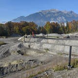 Blick in die Kehrichtdeponie Cholwald in Ennetmoos. Die für Nidwalden reservierte Deponie 4 wird mit Spezial- und nicht brennbarem Abfall gefüllt. (Bild: Robert Hess (Ennetmoos, 27. Oktober 2021))
