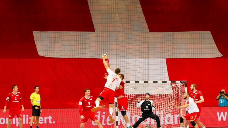 Vorfreude beim Verbandspräsidenten: Die Handball-EM 2028 steigt in der Schweiz. (Freshfocus)