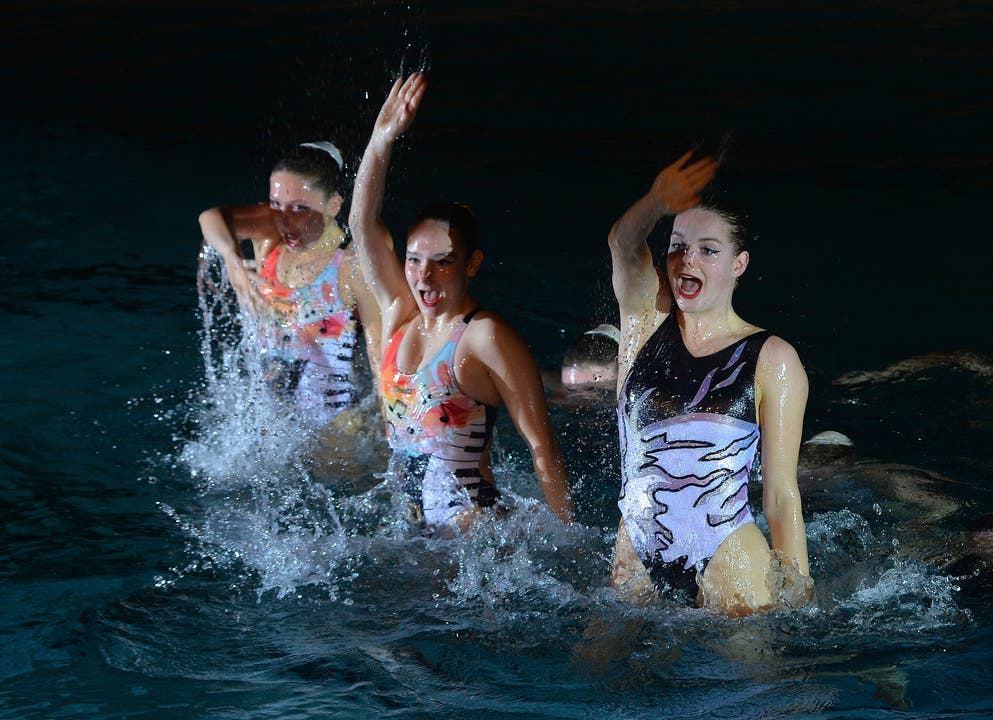 Die Synchronschwimmerinnen des Schwimmklubs Regio Solothurn führten im Hallenbad der Pädagogischen Hochschule ihre traditionsreiche Weihnachtsshow auf.