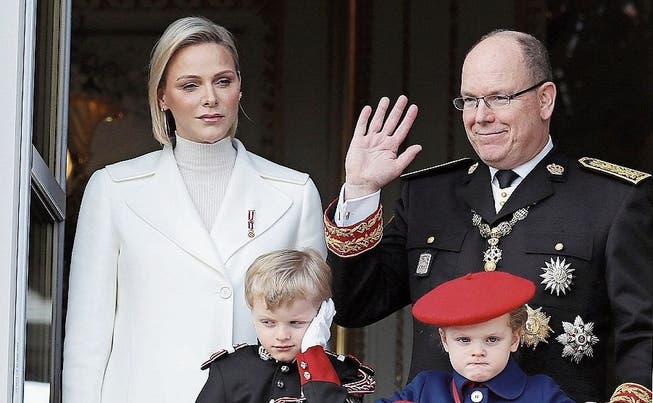 Prinzessin Charlene und Fürst Albert II. mit ihren Kindern Jacques und Gabriella 2019. Da war die Welt noch in Ordnung.