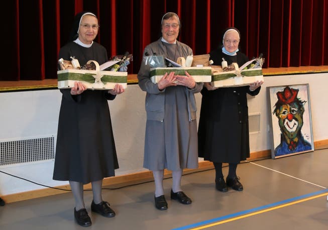 Am vergangenen Samstag verabschiedete die St.-Josef-Stiftung Bremgarten die Barmherzigen Schwestern vom heiligen Kreuz Ingenbohl mit einem Festgottesdienst und würdevollem Mittagessen. Die Schwestern Patricia, Elia und Hildeburg (von links).