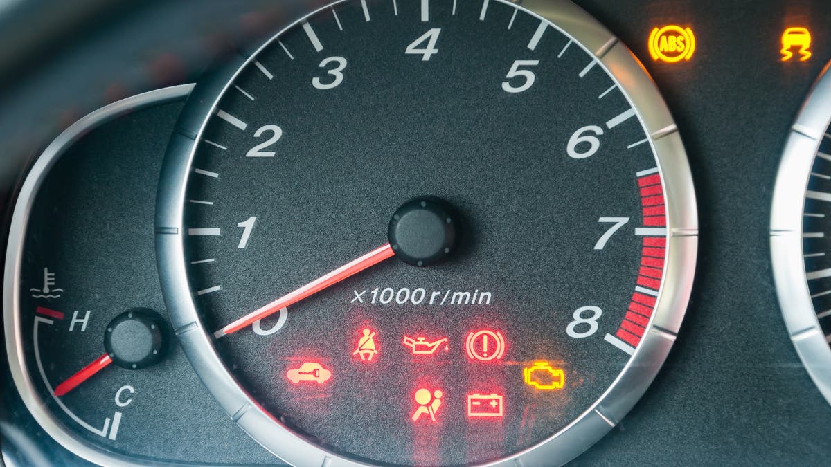 Warnleuchten im Auto: Was bedeuten die Symbole?