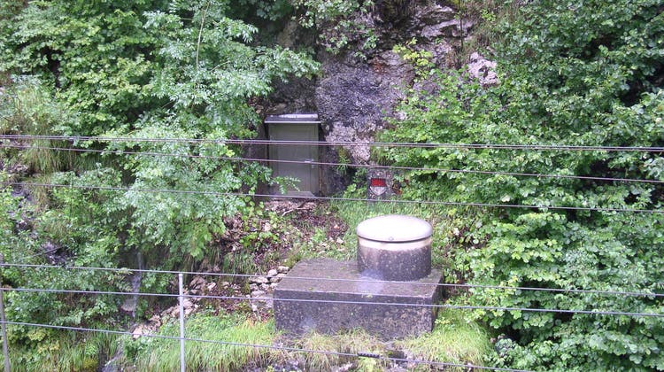 Wasserversorgung Lommiswil. Mit den Blumen die Filterstation. Und die Fassung der Gänselochquelle. (Bild: zvg/Josef Zürcher)