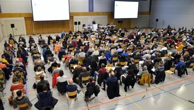 302 Stimmberechtigte kamen an die Gemeindeversammlung in Gränichen, vor allem wegen der Diskussion um Tempo 30. (Daniel Vizentini)